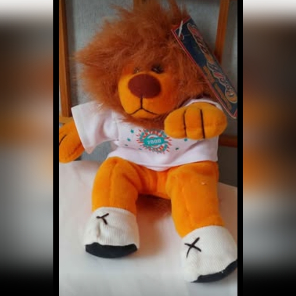 NWT Y2K Vintage Toy Millenium Collectible Stuffed Animal 8.5"